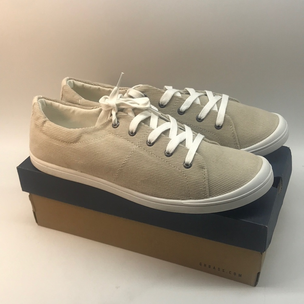 G.H Bass & Co Womenś Size 11  Sneakers